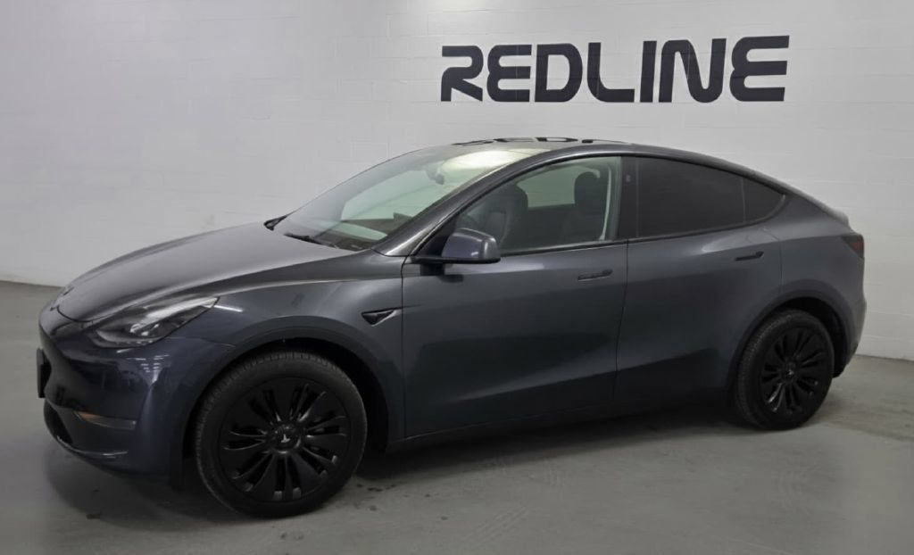 Used 2025 Tesla Model Y Long Range AWD/4WD image 2