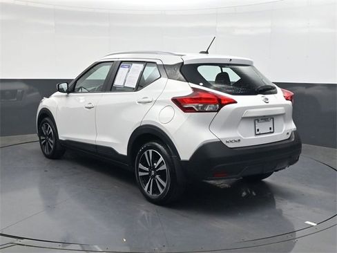 Used 2019 Nissan Kicks SV image 6