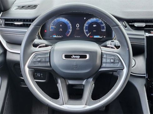 Used 2024 Jeep Grand Cherokee Altitude image 25