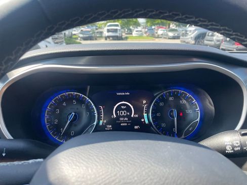 Used 2025 Chrysler Pacifica Select FWD image 14