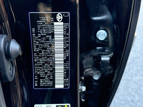 Used 2025 Toyota Corolla SE FWD image 5