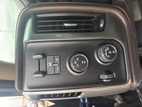 Used 2015 Chevrolet Silverado 2500 LTZ w/ Duramax Plus Package AWD/4WD image 14
