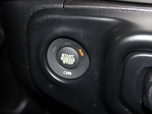 Used 2021 Jeep Gladiator Sport image 36