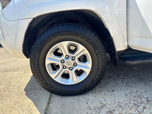 Used 2018 Toyota 4Runner SR5 Premium AWD/4WD image 35