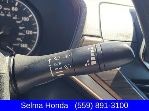 Used 2025 Nissan Altima 2.5 SV image 17