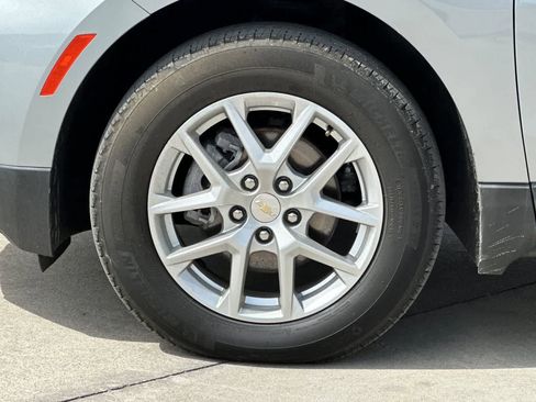 Used 2023 Chevrolet Equinox LT FWD image 12