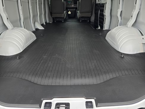 New 2025 GMC Savana 3500 Extended w/ Driver Convenience Package image 24