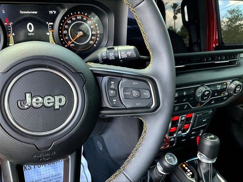 Used 2024 Jeep Wrangler Willys image 19