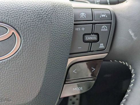 Used 2025 Toyota Camry SE FWD image 26