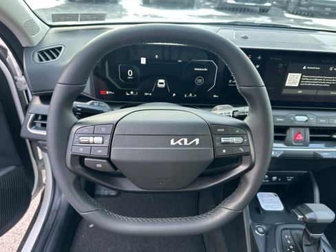New 2025 Kia K4 EX image 35