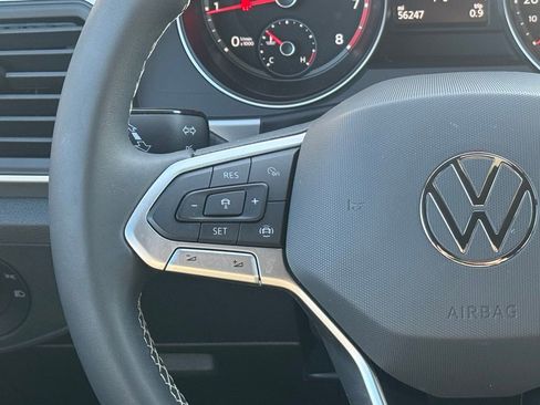 Used 2021 Volkswagen Atlas Cross Sport SE image 18