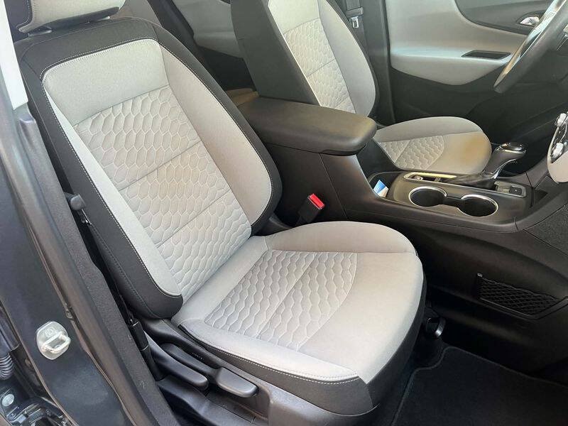 Used 2018 Chevrolet Equinox LS AWD/4WD image 32