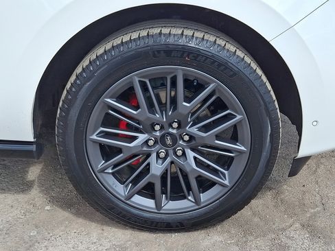 Used 2025 Ford Expedition Platinum w/ Stealth Performance Package image 8