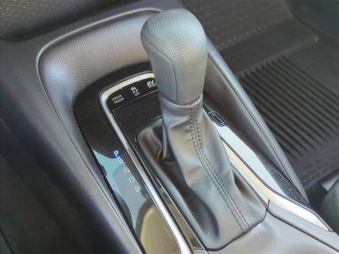 Used 2023 Toyota Corolla LE image 21