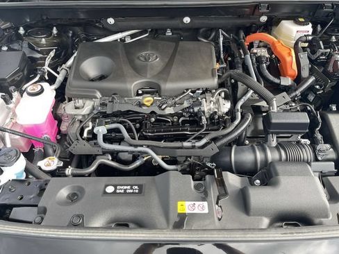 Used 2025 Toyota RAV4 LE AWD/4WD image 11