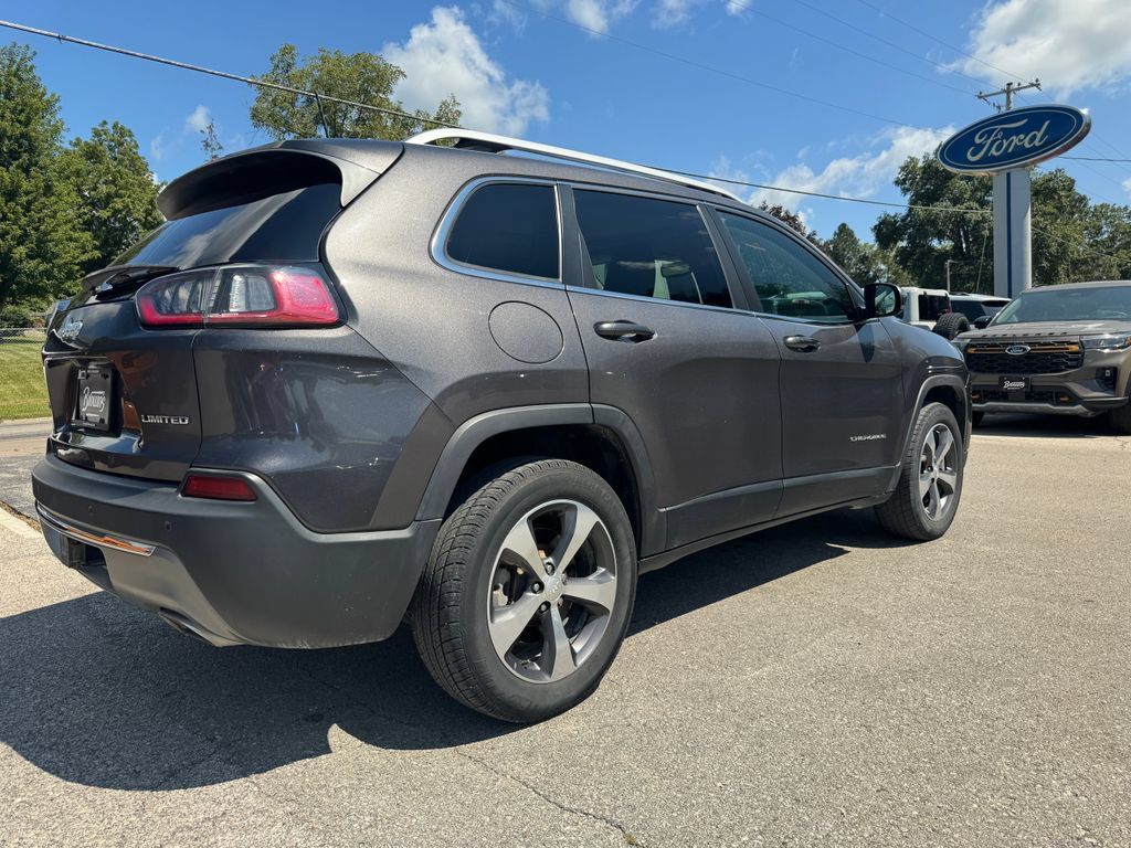 Used 2019 Jeep Cherokee Limited w/ Trailer Tow Group AWD/4WD image 5