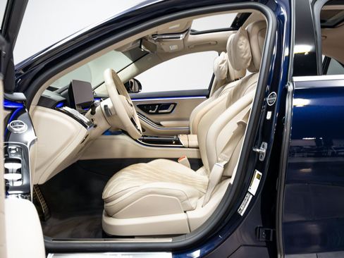 Used 2023 Mercedes-Benz S 580 4MATIC Sedan image 6