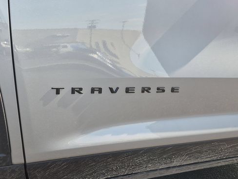 Certified 2026 Chevrolet Traverse LT w/ Midnight/Sport Edition AWD/4WD image 32