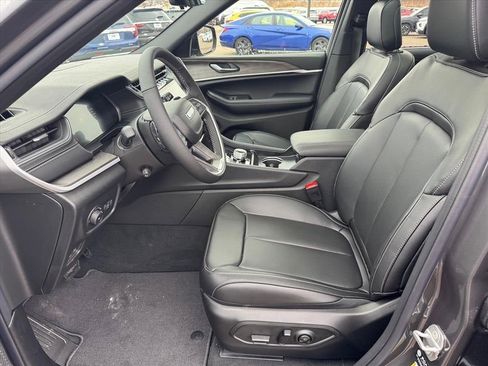 New 2025 Jeep Grand Cherokee L Limited w/ Luxury Tech Group II image 10