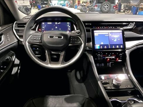 Used 2023 Jeep Grand Cherokee 4WD 4xe w/ Luxury Tech Group II image 5