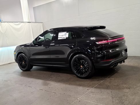 New 2026 Porsche Cayenne Coupe image 3