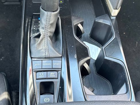 Used 2025 Toyota Camry LE FWD image 14