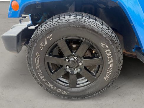 Used 2015 Jeep Wrangler Unlimited Sahara AWD/4WD image 10