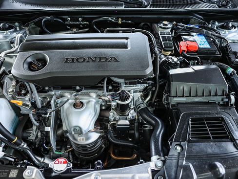 Used 2025 Honda Civic Sport image 33