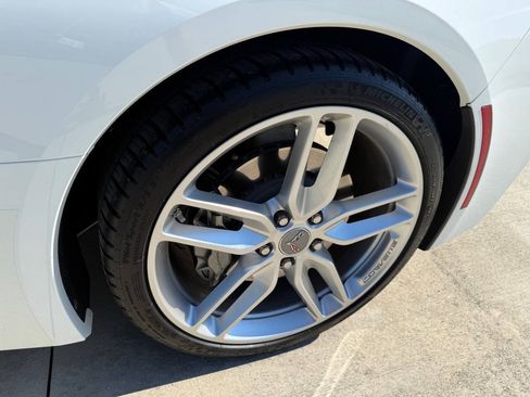 Used 2019 Chevrolet Corvette Stingray Coupe w/ 1LT RWD image 67
