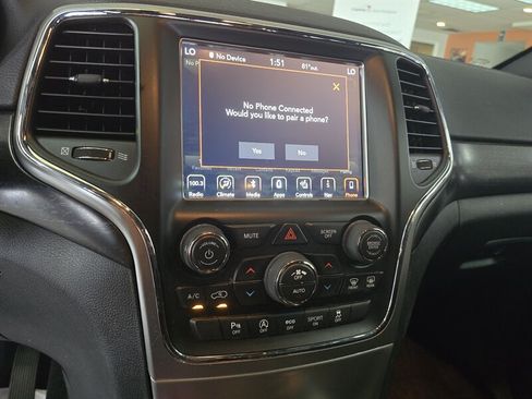 Used 2018 Jeep Grand Cherokee Altitude AWD/4WD image 22