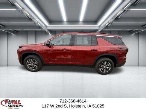 Used 2025 Chevrolet Traverse LT AWD/4WD image 5