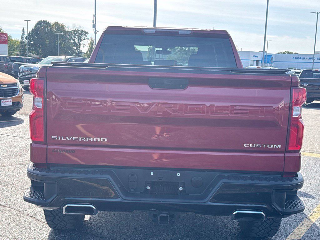 Used 2019 Chevrolet Silverado 1500 Custom Trail Boss w/ Custom Convenience Package AWD/4WD image 4