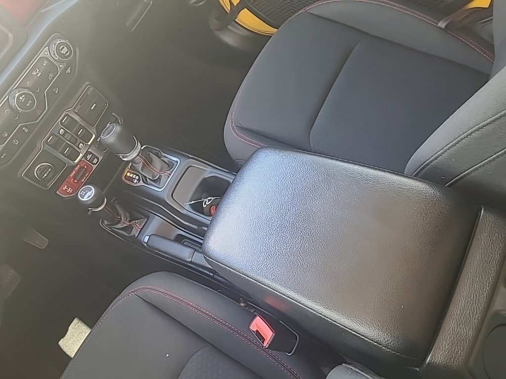 Used 2021 Jeep Wrangler Unlimited Rubicon AWD/4WD image 16
