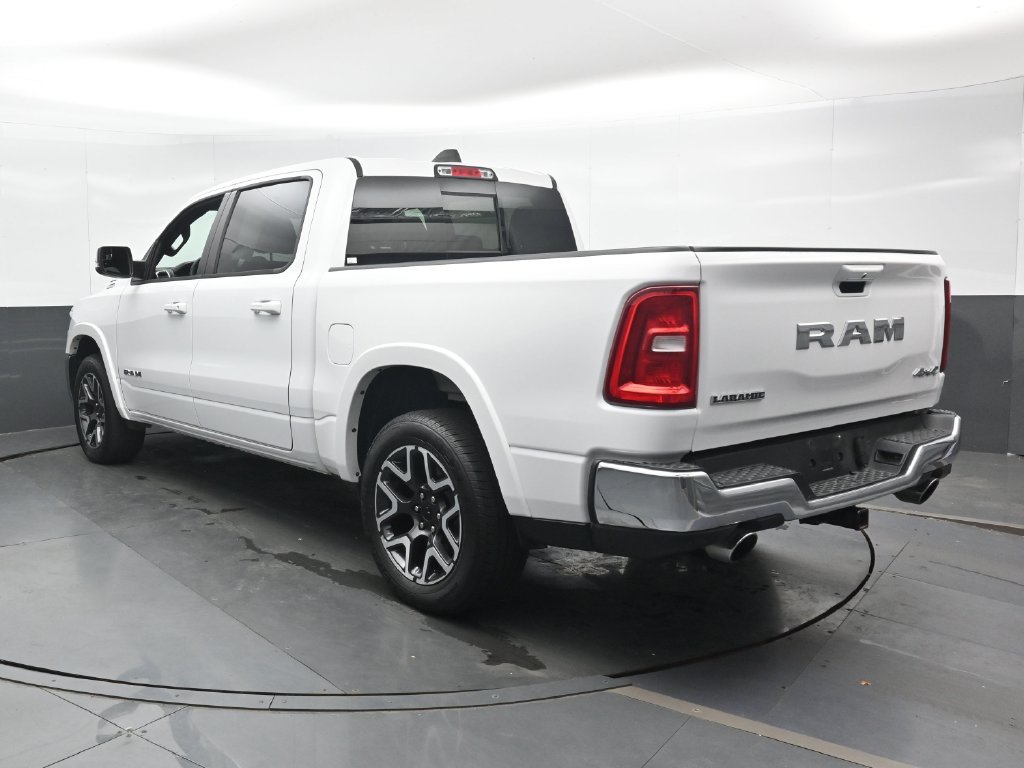 Used 2026 RAM 1500 Laramie AWD/4WD image 9