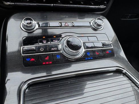 Certified 2022 Lincoln Nautilus Reserve w/ Equipment Group 201A image 17