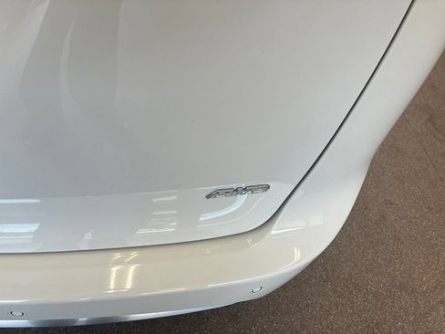 New 2027 Chrysler Pacifica Select AWD/4WD image 19