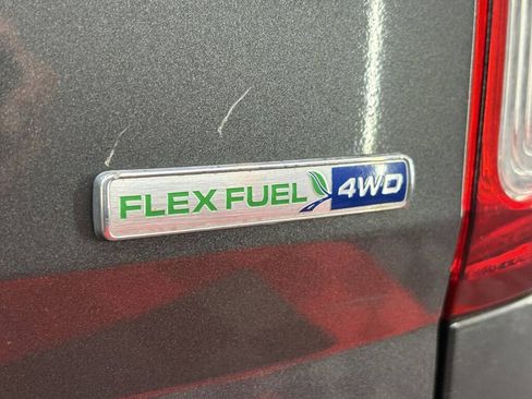 Used 2015 Ford Explorer XLT w/ Equipment Group 201A AWD/4WD image 28