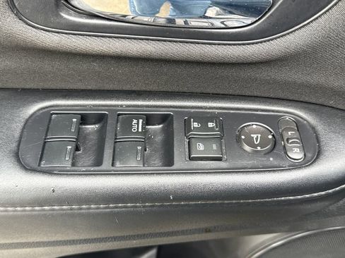 Used 2022 Honda HR-V LX image 14