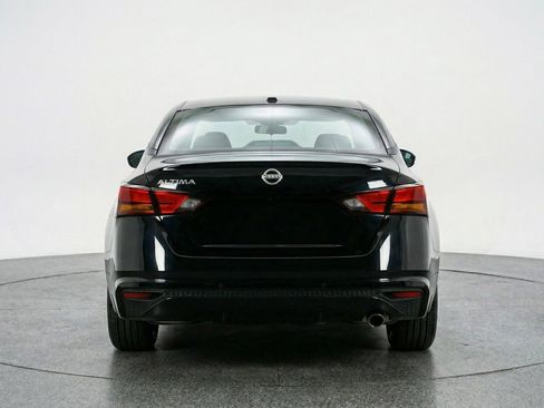 Used 2025 Nissan Altima 2.5 SV image 7
