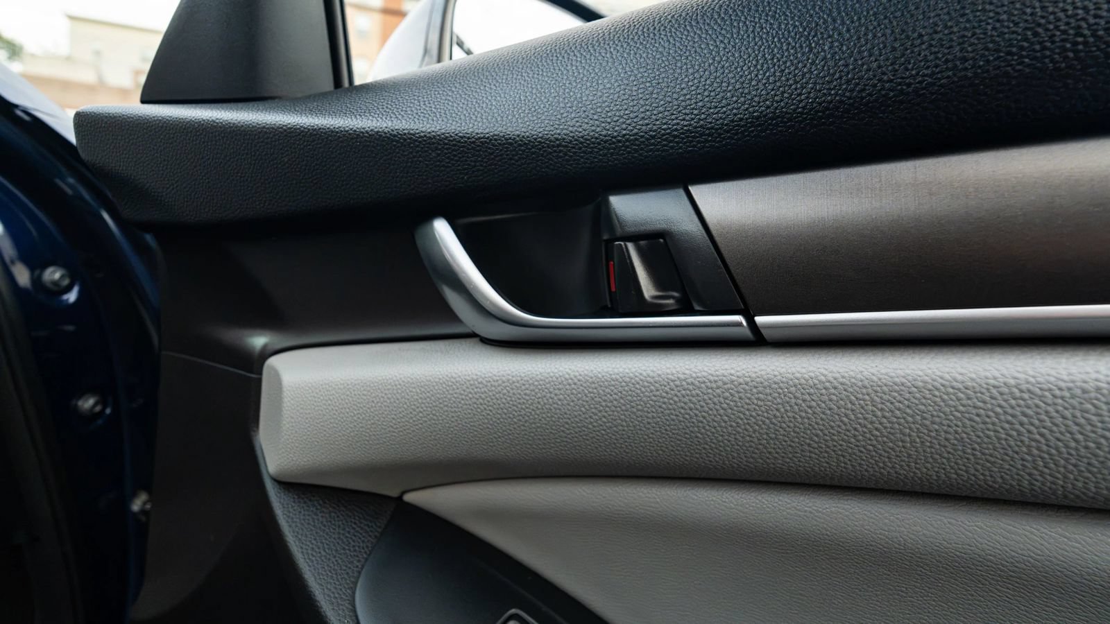 Used 2018 Honda Accord LX image 14