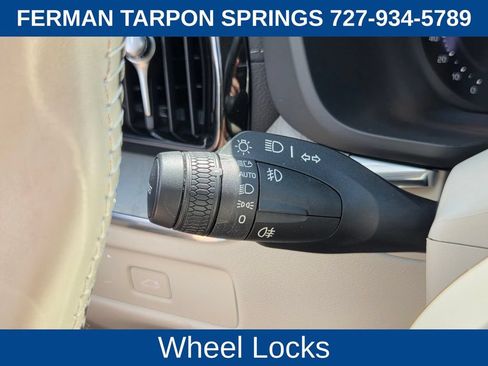 Certified 2024 Volvo XC60 B5 Ultimate w/ Protection Package Premier AWD/4WD image 33