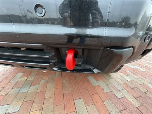 Used 2024 GMC Sierra 2500 AT4X image 3