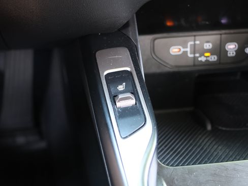 Used 2025 Kia Sorento S w/ Panoramic Sunroof Package FWD image 28