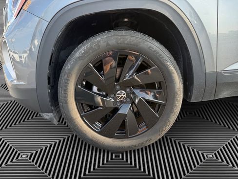 Used 2024 Volkswagen Atlas SE image 9