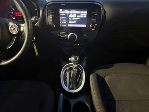 Used 2018 Kia Soul + image 34