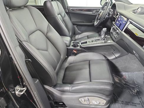 Certified 2021 Porsche Macan AWD/4WD image 27