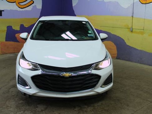 Used 2019 Chevrolet Cruze Premier image 3