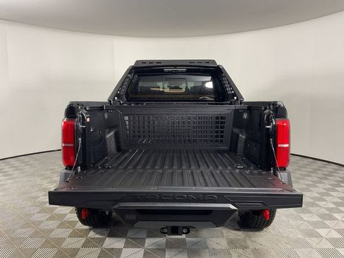 Used 2025 Toyota Tacoma Trailhunter image 15
