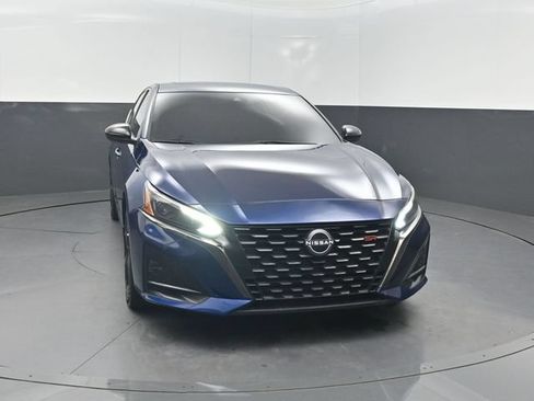 Used 2023 Nissan Altima 2.5 SR w/ SR Premium Package FWD image 35