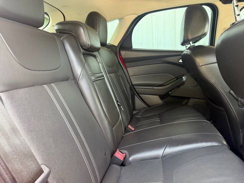 Used 2013 Ford Focus SE FWD image 16